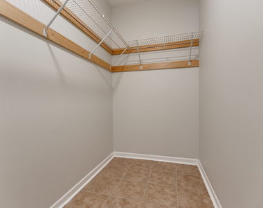 557 E Shag Bark Lane - Photo Thumbnail 7