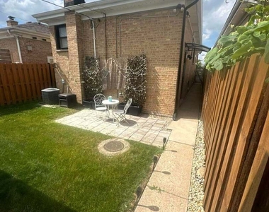 7303 W Montrose Avenue - Photo Thumbnail 16