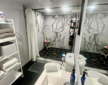 7303 W Montrose Avenue - Photo Thumbnail 8
