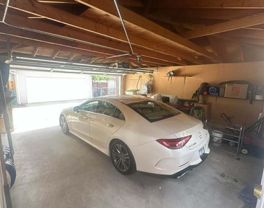7303 W Montrose Avenue - Photo Thumbnail 17