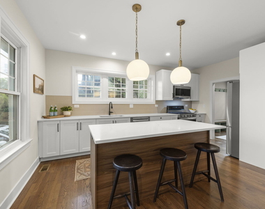 285 Hill Avenue - Photo Thumbnail 4