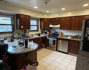 1354 W George Street - Photo Thumbnail 8