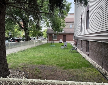 1354 W George Street - Photo Thumbnail 14