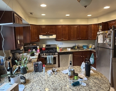 1354 W George Street - Photo Thumbnail 10