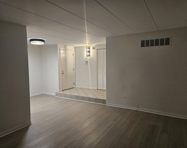 14033 S Laramie Avenue - Photo Thumbnail 2