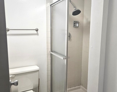 14033 S Laramie Avenue - Photo Thumbnail 9