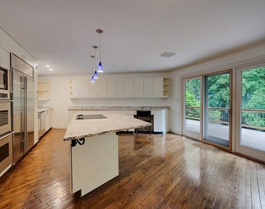 130 Huntcliff Point Ne - Photo Thumbnail 12