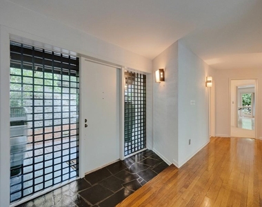 130 Huntcliff Point Ne - Photo Thumbnail 3