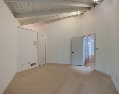 130 Huntcliff Point Ne - Photo Thumbnail 32