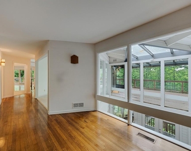 130 Huntcliff Point Ne - Photo Thumbnail 20