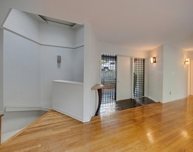 130 Huntcliff Point Ne - Photo Thumbnail 4