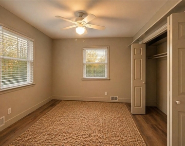 640 Smithstone Road Se - Photo Thumbnail 13