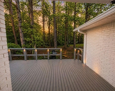 640 Smithstone Road Se - Photo Thumbnail 18