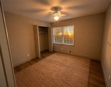 640 Smithstone Road Se - Photo Thumbnail 14