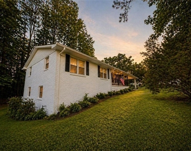 640 Smithstone Road Se - Photo Thumbnail 1