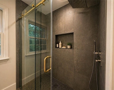 640 Smithstone Road Se - Photo Thumbnail 9
