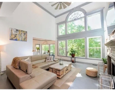 195 Creekside Park Drive - Photo Thumbnail 3