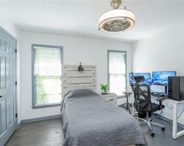 195 Creekside Park Drive - Photo Thumbnail 15