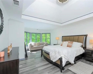 195 Creekside Park Drive - Photo Thumbnail 11