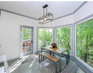 195 Creekside Park Drive - Photo Thumbnail 5