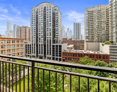 451 W Huron Street - Photo Thumbnail 10