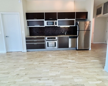 660 W Wayman Street - Photo Thumbnail 2