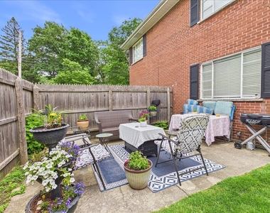 40 S Maywood Road - Photo Thumbnail 15