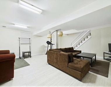 40 S Maywood Road - Photo Thumbnail 12
