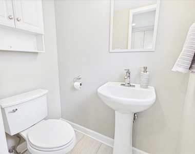 40 S Maywood Road - Photo Thumbnail 8