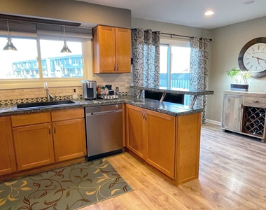 2508 Yarrow Lane - Photo Thumbnail 4