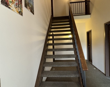 871 Cross Creek Court - Photo Thumbnail 2