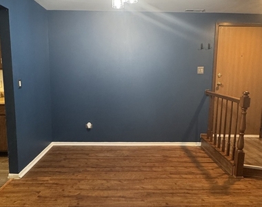 871 Cross Creek Court - Photo Thumbnail 15