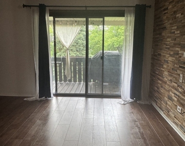 871 Cross Creek Court - Photo Thumbnail 16