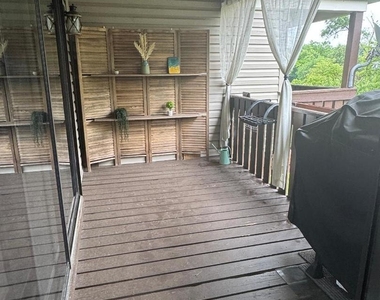 871 Cross Creek Court - Photo Thumbnail 7