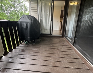 871 Cross Creek Court - Photo Thumbnail 18