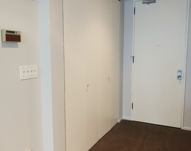 233 E Erie Street - Photo Thumbnail 7