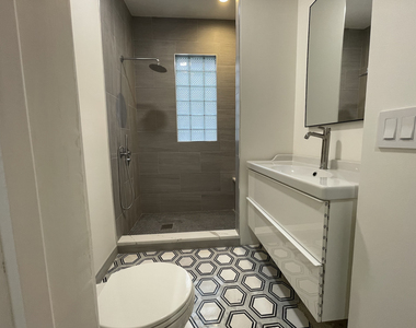 3237 N Ridgeway Avenue - Photo Thumbnail 12