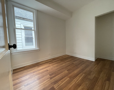 3237 N Ridgeway Avenue - Photo Thumbnail 11