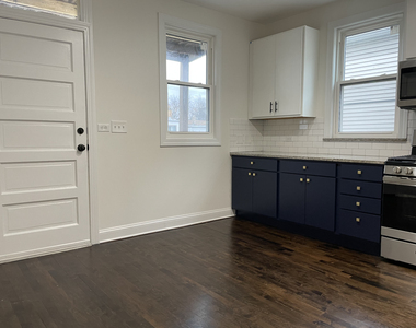 3237 N Ridgeway Avenue - Photo Thumbnail 8
