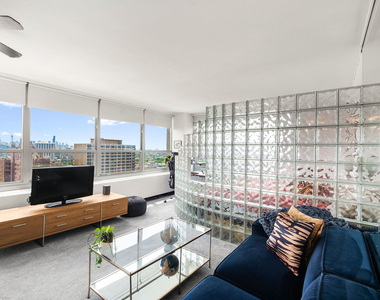 3550 N Lake Shore Drive - Photo Thumbnail 5