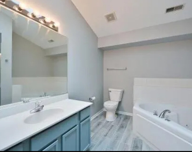 2919 Rutland Circle - Photo Thumbnail 10