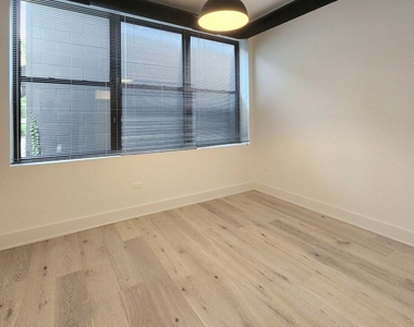 3228 W Palmer Street - Photo Thumbnail 10