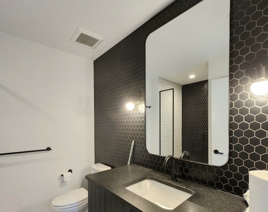 3228 W Palmer Street - Photo Thumbnail 8