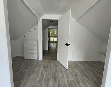 4231 N Marmora Avenue - Photo Thumbnail 15