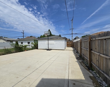 4231 N Marmora Avenue - Photo Thumbnail 23