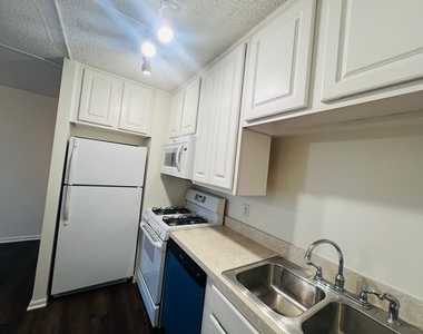 1750 N Marywood Avenue - Photo Thumbnail 10