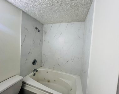 1750 N Marywood Avenue - Photo Thumbnail 20