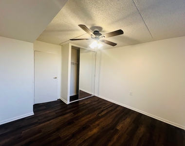 1750 N Marywood Avenue - Photo Thumbnail 12