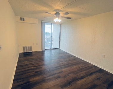 1750 N Marywood Avenue - Photo Thumbnail 7