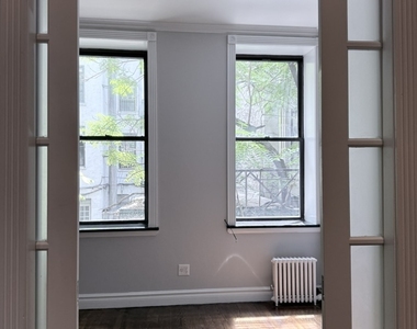 Mott Street - Photo Thumbnail 4